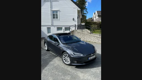 TESLA Model S 75D 4WD