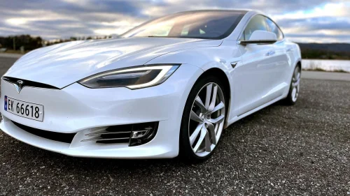 TESLA Model S 75D 4WD