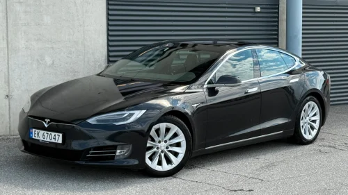 TESLA Model S 75D / Free Charging / 7-Seats / Winter / Premium Sound