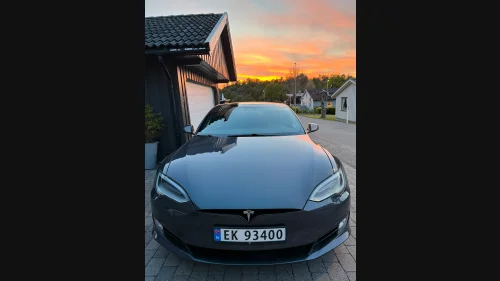 TESLA Model S 75D 4WD
