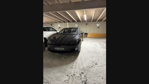 TESLA Model S 75D