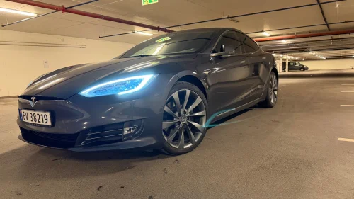 TESLA Model S 75D 4WD