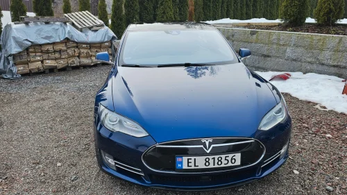 TESLA MOTORS Model S 85D