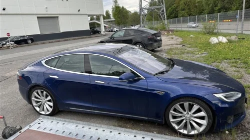 TESLA MOTORS Model S 60d
