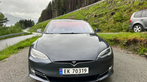 TESLA Model S 75D 4WD