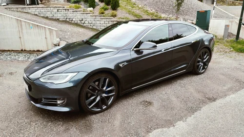 TESLA Model S 75D 4WD