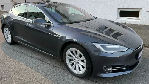 TESLA Model S 75D 4WD AP 2.5/ Pano/ Luft/ CCS/ en eier