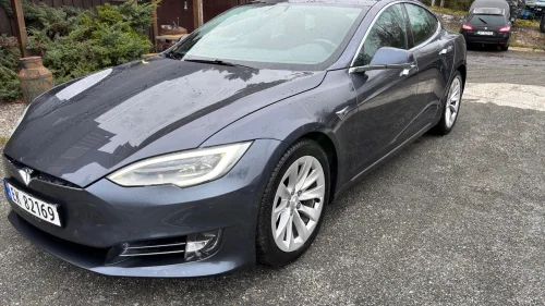 TESLA Model S 75D 4WD
