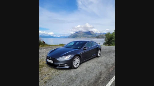 TESLA Model S 75D 4WD MCU2 CCS AP2.5