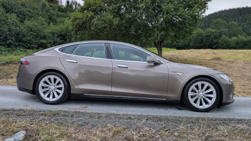 TESLA MOTORS Model S 85D