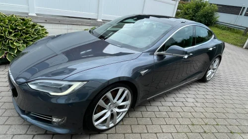 TESLA Model S 75D 4WD