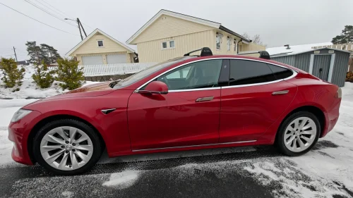 TESLA Model S 75D 4WD