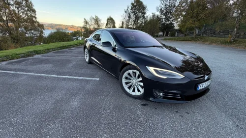 TESLA Model S 75D 4WD