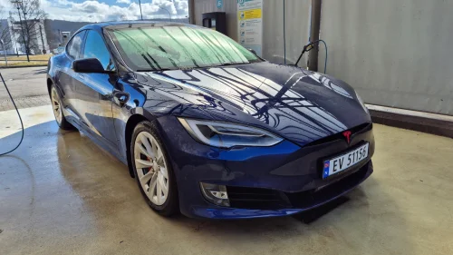 TESLA Model S S75D, FSD betalt, HW3, MCU2, Helskinn.