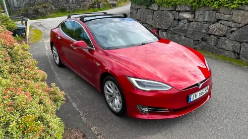 TESLA Model S 75D 4WD