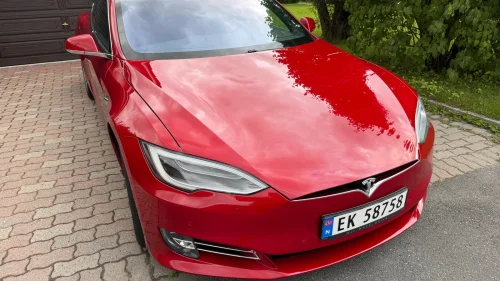 TESLA Model S 75D 4WD