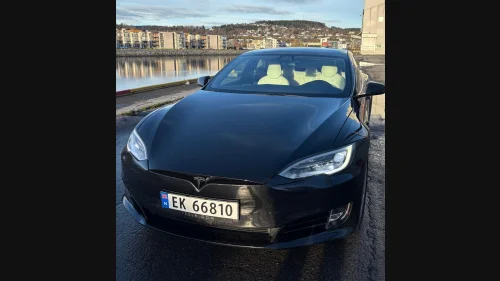 TESLA Model S 75D 4WD