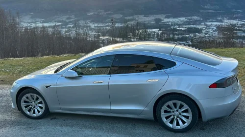 TESLA Model S 75D 4WD