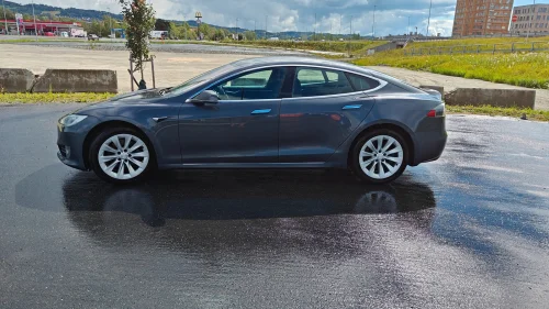 TESLA Model S 75D 4WD
