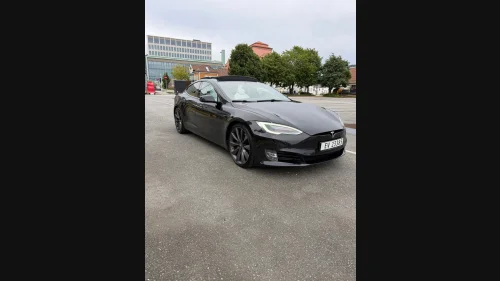 TESLA Model S 75D 4WD