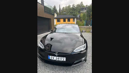 TESLA Model S 75D 4WD Premium oppgradering og interiør