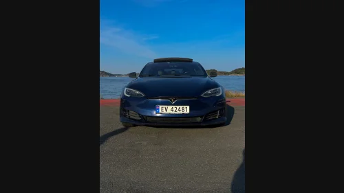 TESLA Model S 75D 4WD