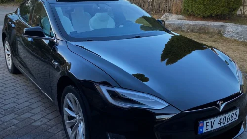 TESLA Model S 75D 4WD