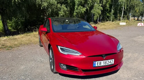 TESLA Model S Long Range Raven