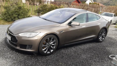 TESLA MOTORS Model S 70D