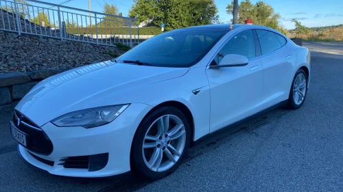TESLA MOTORS Model S GRATIS SUC