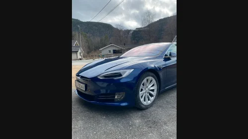 TESLA Model S 75D 4WD