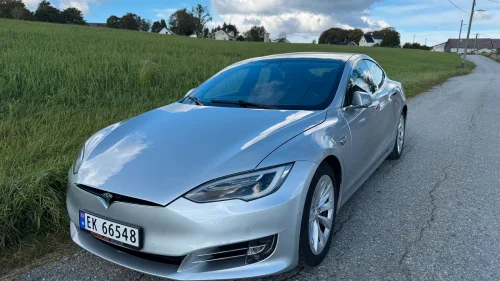 TESLA Model S 75D 4WD
