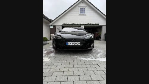 TESLA Model S 75D AWD