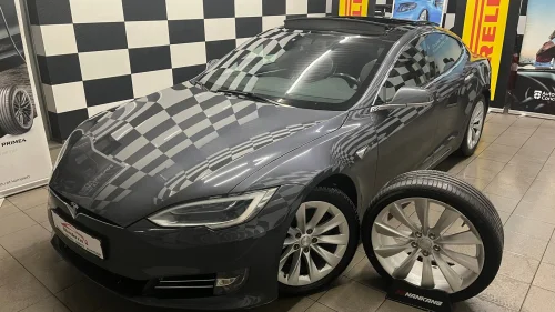 TESLA Model S 75D*PREMIUM*TOPP UTSTYRT*NORSK*LAV KM*SE FARGE*NY EU