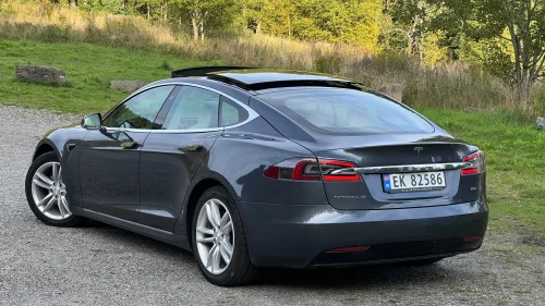TESLA Model S 75D 4WD