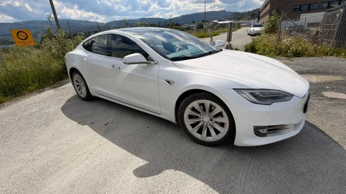 TESLA Model S 75D 4WD