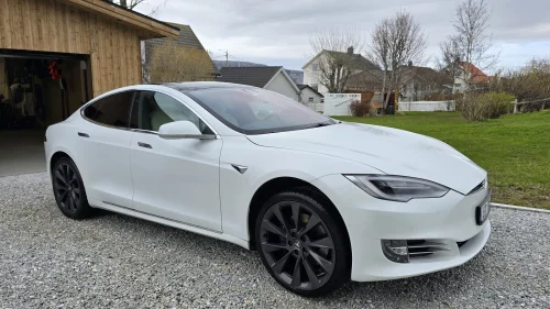 TESLA Model S Long  Range  Raven