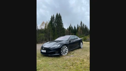 TESLA Model S 75D 4WD