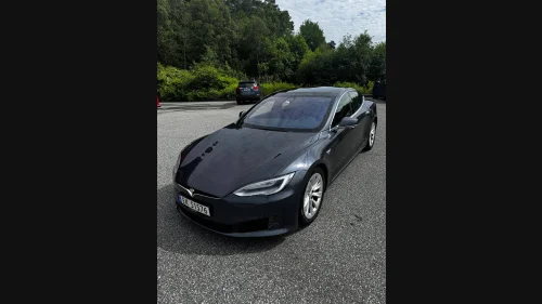TESLA MOTORS Model S TESLA MOTORS Model S