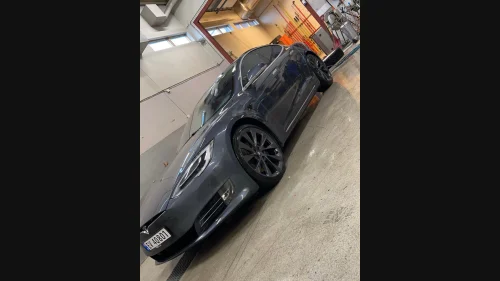 TESLA Model S 75D AWD