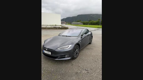 TESLA Model S 75D 4WD