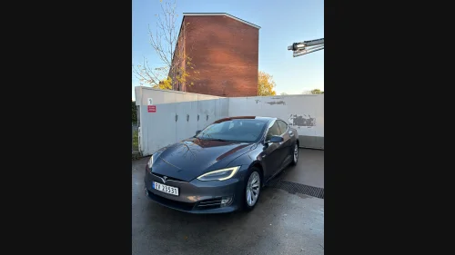 TESLA Model S 75D 4WD