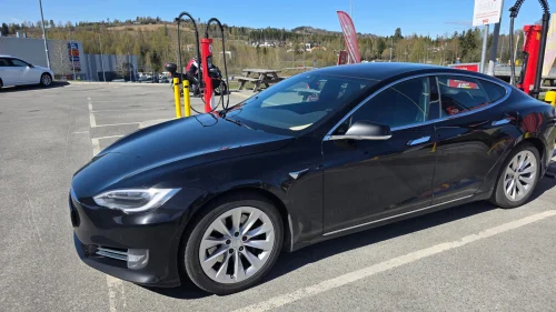TESLA Model S 75D 4WD