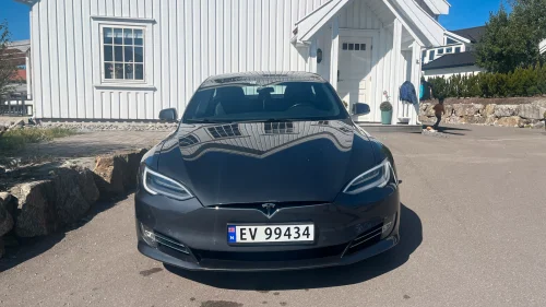 TESLA Model S Long Range