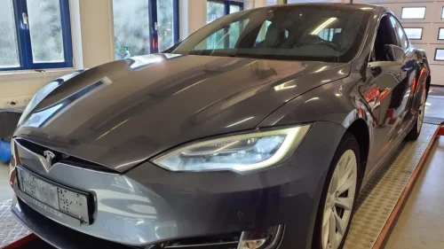 TESLA Model S 75D 4WD Luft