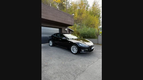 TESLA Model S 75D 4WD