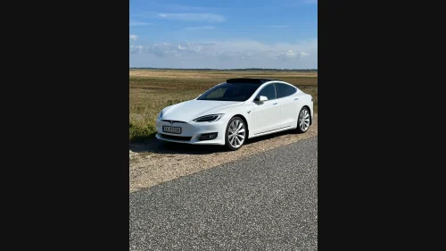 TESLA Model S 75D 4WD