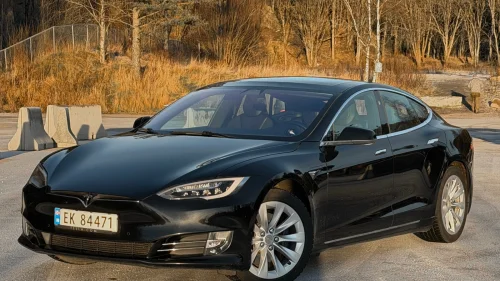 TESLA Model S 75D 4WD