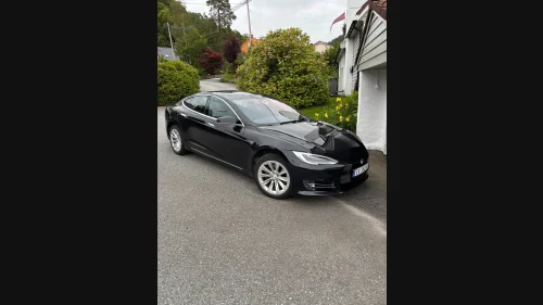 TESLA Model S 75D 4WD