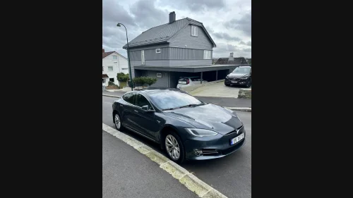 TESLA Model S 75D 4WD